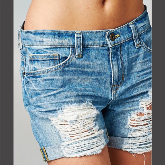 Sneak peek Distressed Jean Shorts - Picture 4 of 6